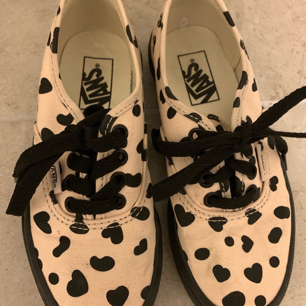 VANS Kids Sneakers with Black Heart Design